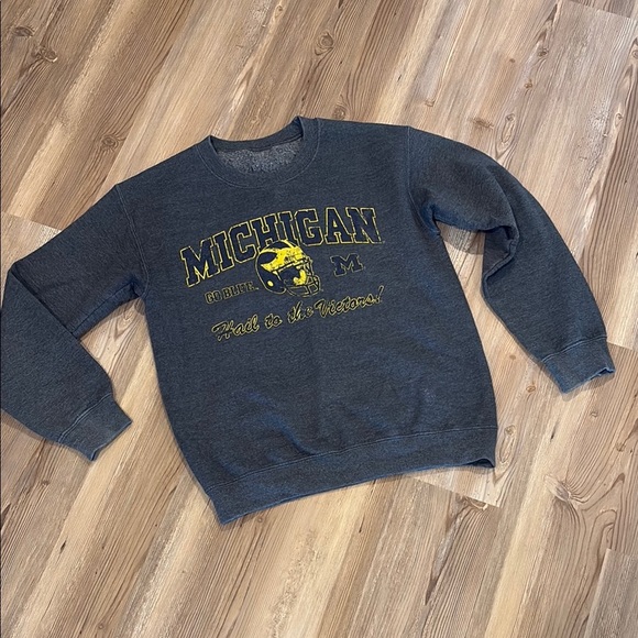 Vintage Tops - Vintage Gray and Yellow Collegiate Sweatshirt